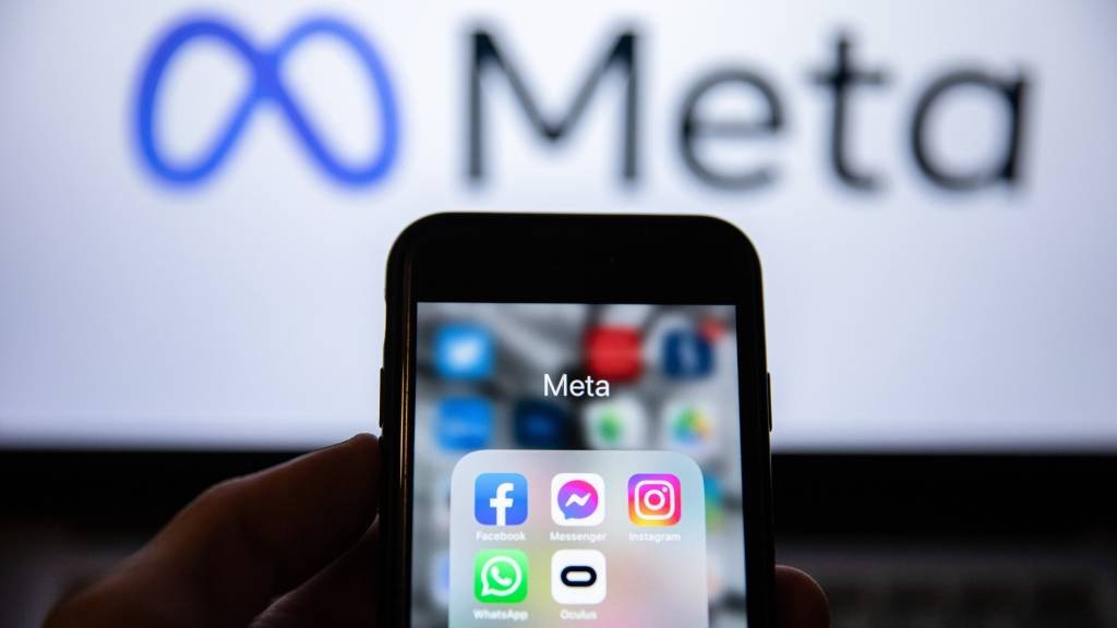 Article image for Meta Threatens to Remove News and Employees Missing Packages