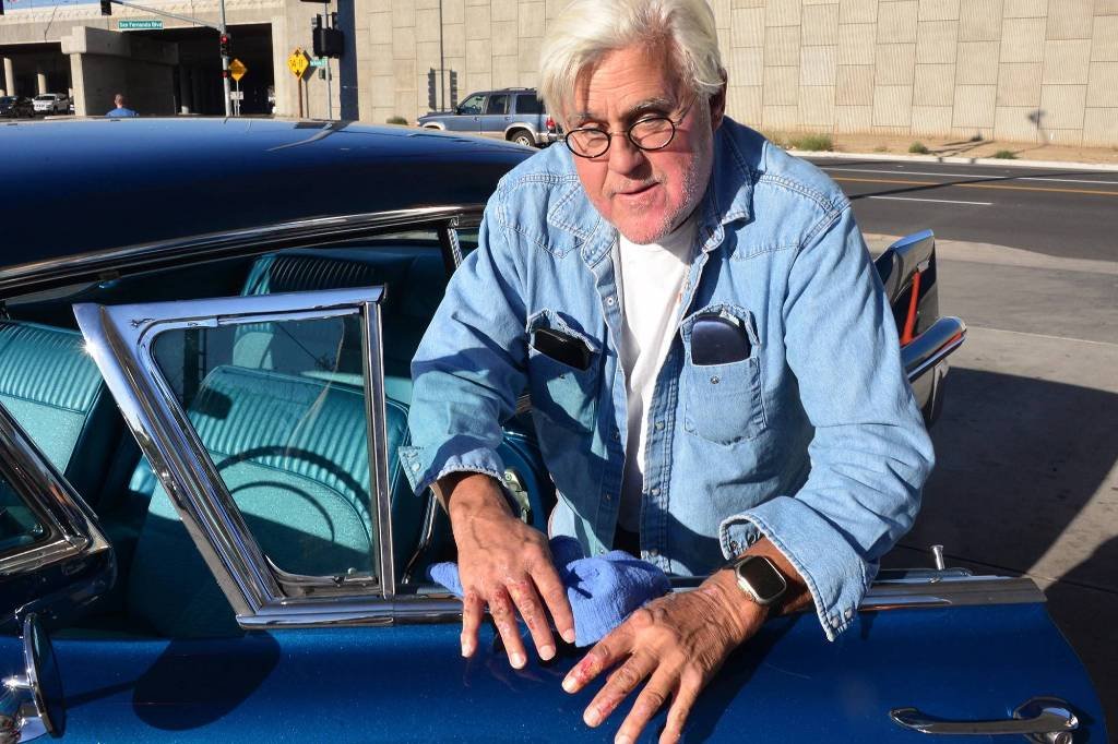 Article image for Jay Leno breaks collarbone, ribs in second accident in two months