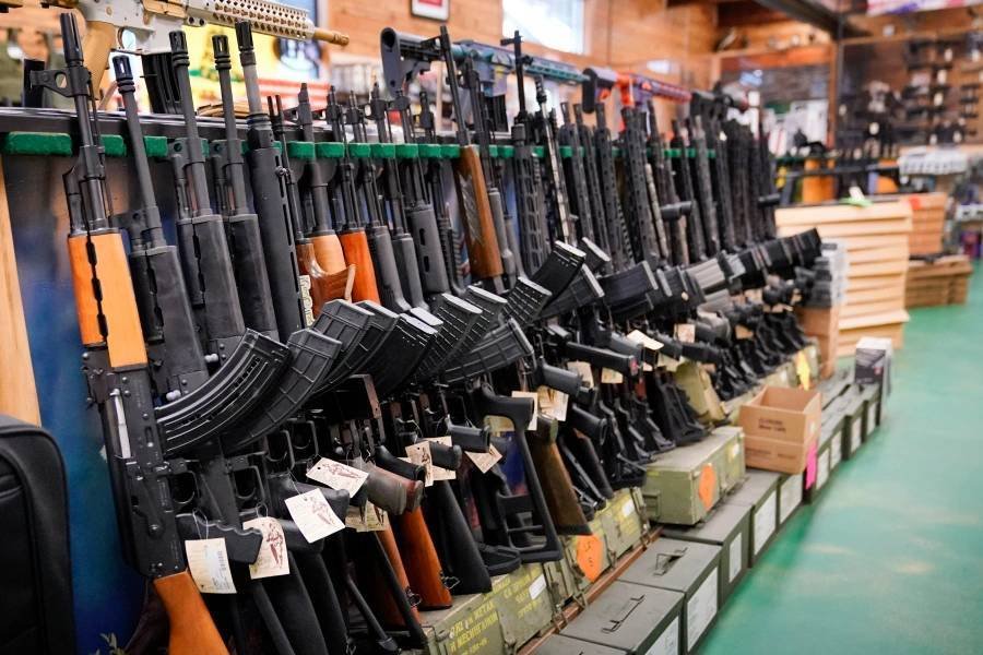 Article image for Connecticut senators proposing bill to ban sale, manufacture of assault weapons nationwide