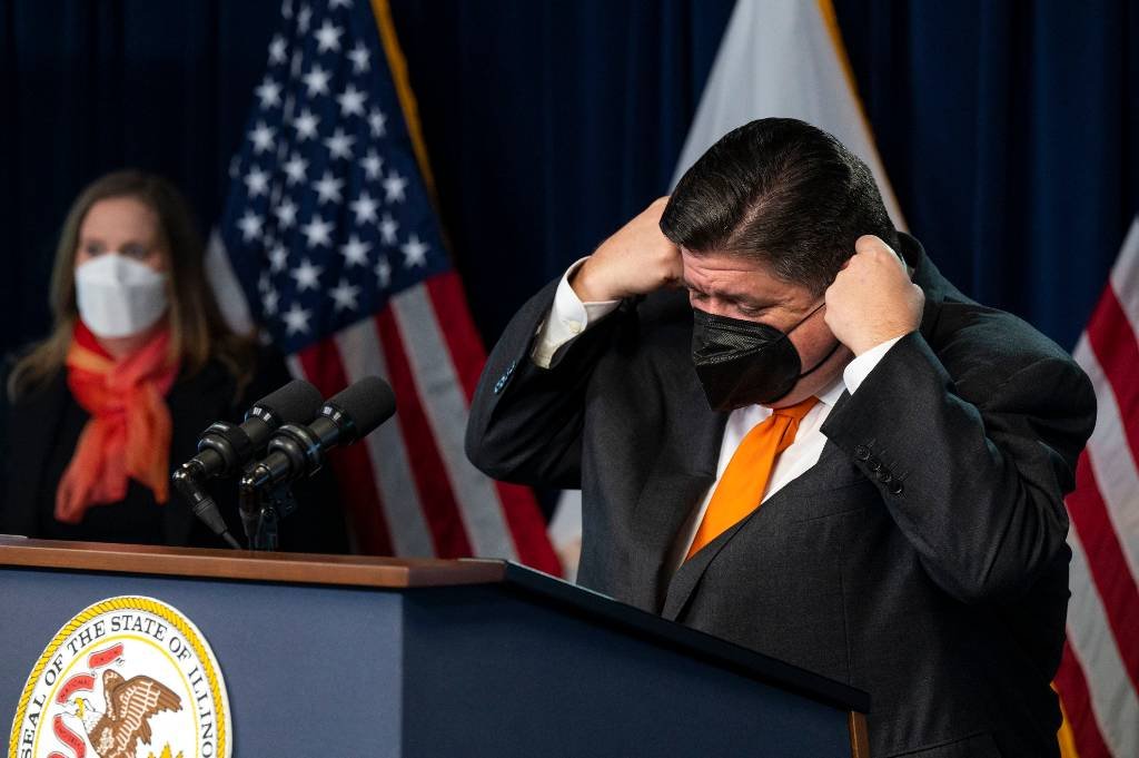 Article image for Pritzker ends pandemic disaster proclamation, but warns COVID-19 still dangerous