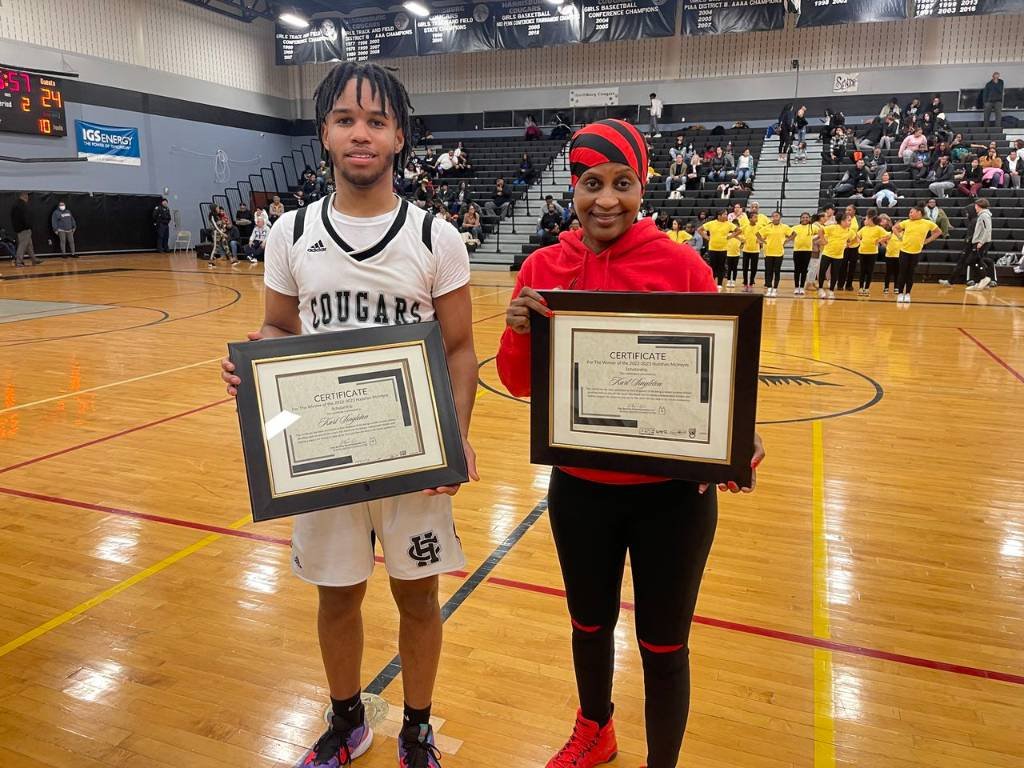Article image for Classmates of deceased, former Harrisburg guard Haiishen McIntyre honor legacy with scholarship presented to Karl Singleton