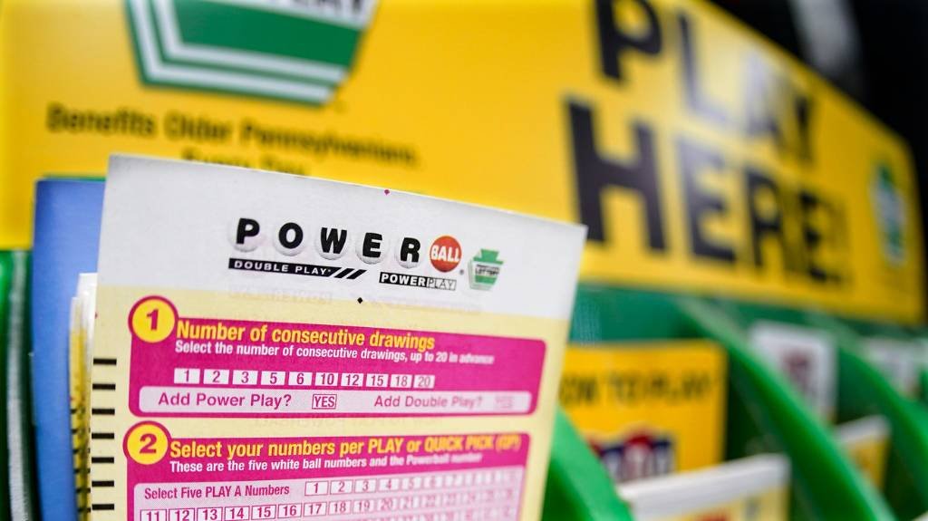 Article image for No Wednesday night Powerball winner, prize soars to $700M for Saturday’s drawing