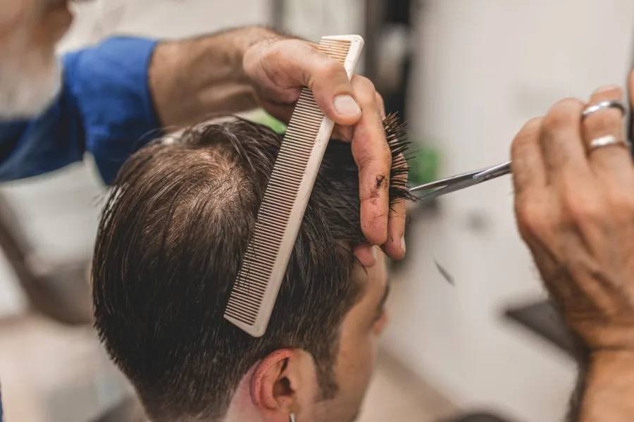 Article image for Bill would allow hair stylists and cosmetologists to go mobile