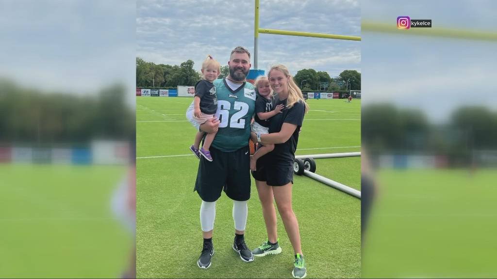Article image for Eagles center Jason Kelce’s pregnant wife is bringing OB-GYN to Super Bowl