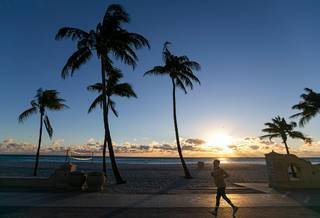 Article image for Will Miami set a hot weather record? How does the weekend look? What the forecast says