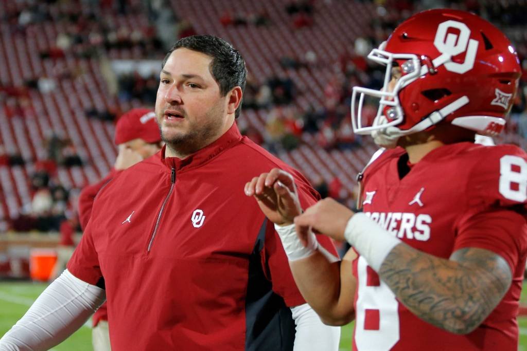 Article image for Oklahoma football: Is offensive coordinator Jeff Lebby staying or going?