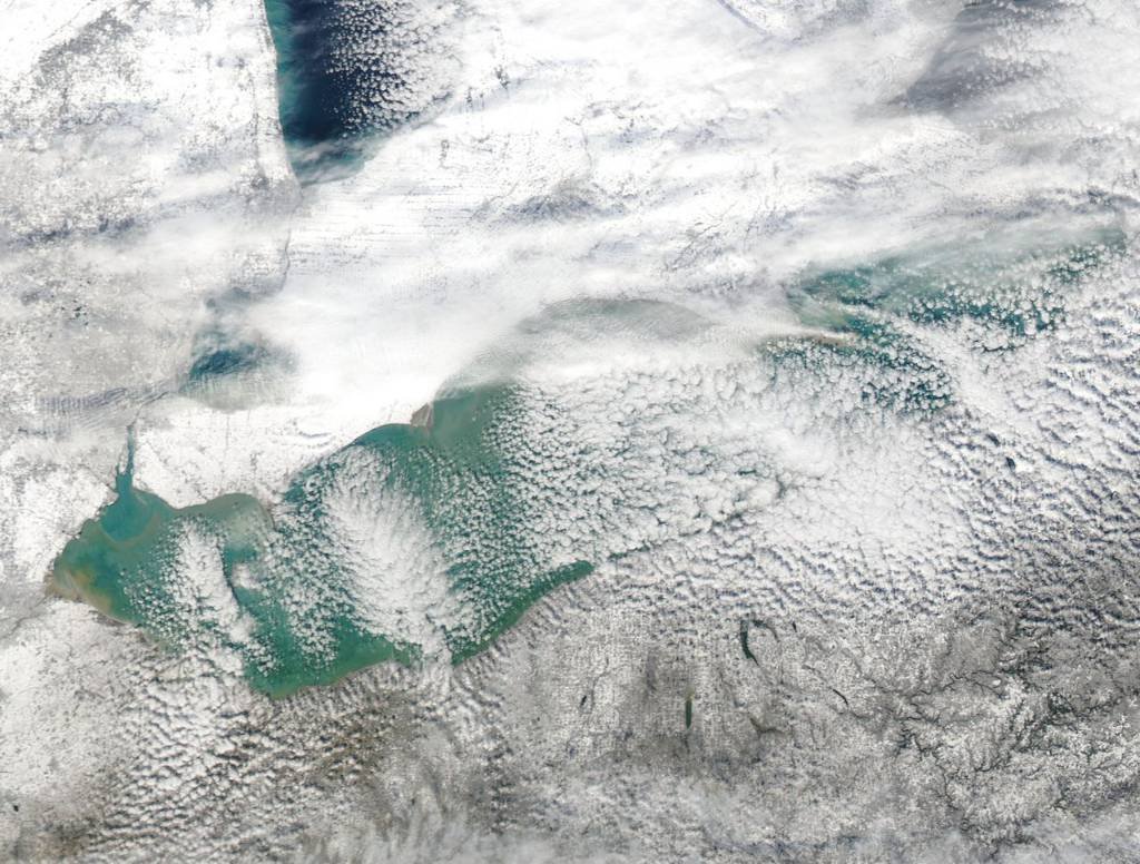 Article image for A big change in one year; Images show ice coverage of Lake Erie then and now