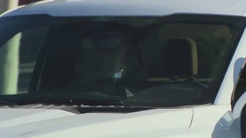 Article image for Truck hit by bullet on I-10 in Phoenix