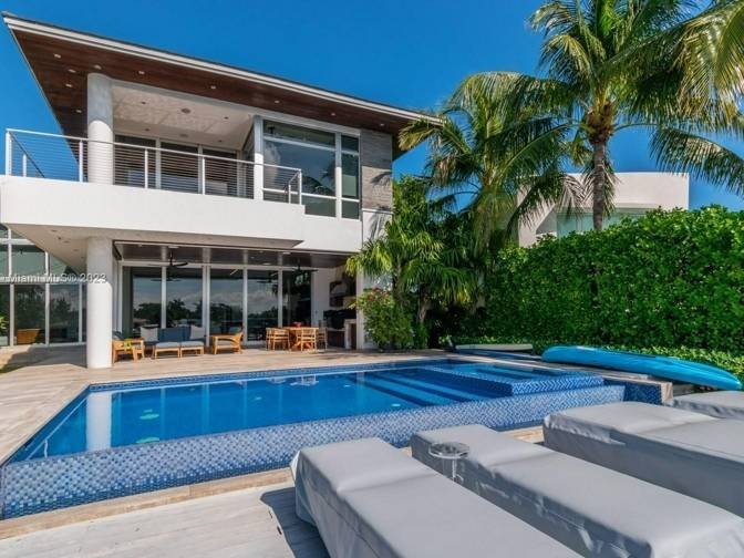 Article image for $13.5M Stunning Modern Villa In Miami Beach With Direct Ocean Access