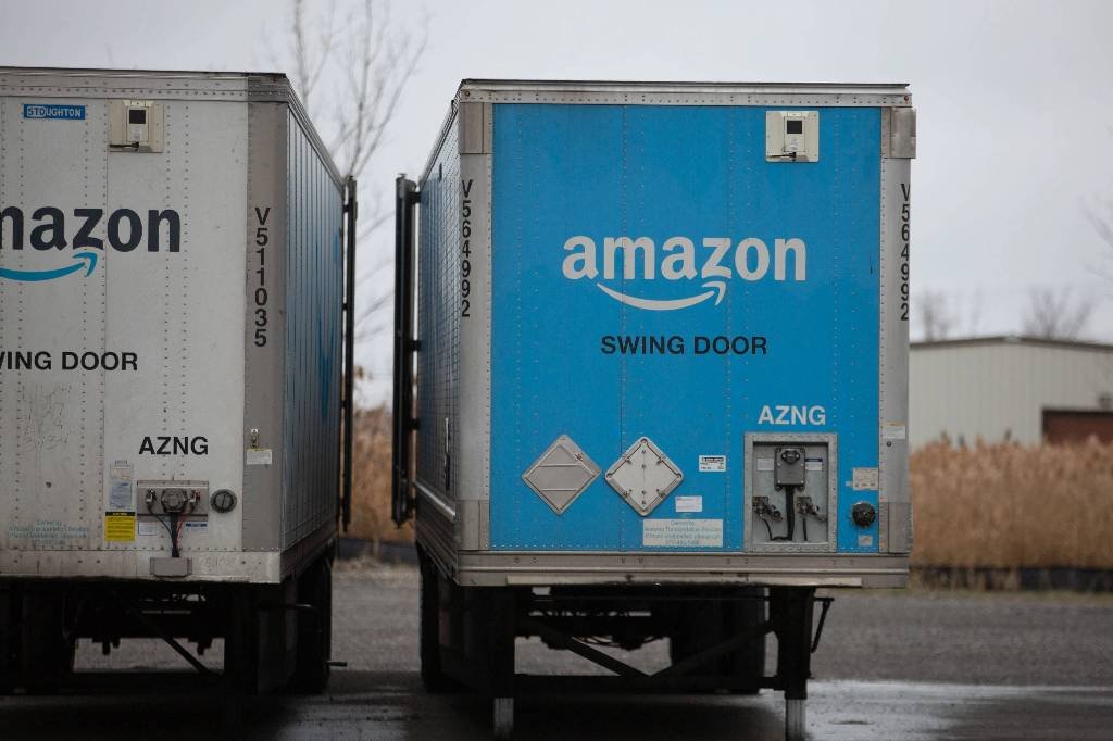 Article image for Amazon to open fulfillment center in North Pekin, bringing 200 jobs to the Peoria area