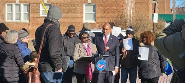 Article image for Residents, City Councilmembers Decry Uninhabitable Conditions of Shaker Square Apartments