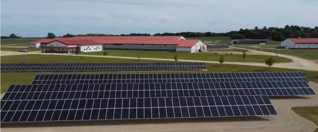 Article image for Here comes the sun: New solar projects are landing on Wisconsin’s farmlands — and not everyone is happy
