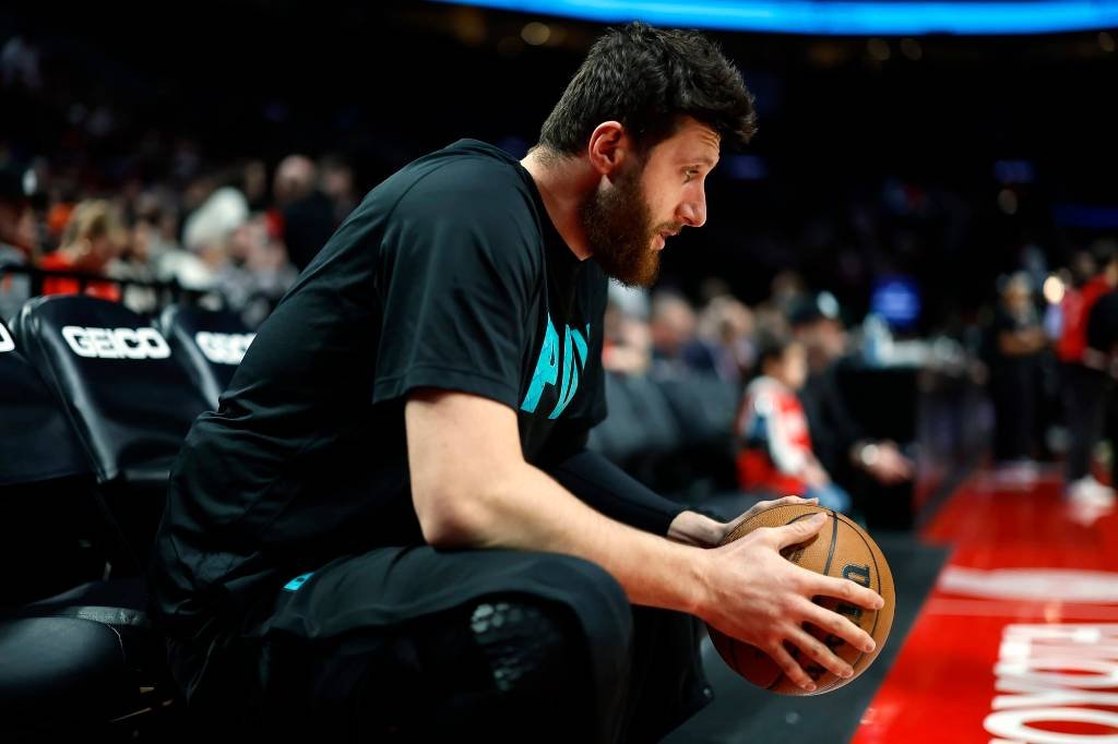 Article image for The Blazers are stumbling into an answer to the Jusuf Nurkic dilemma