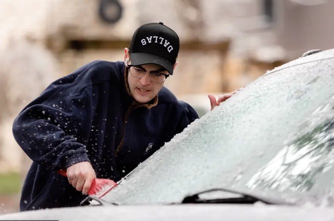Article image for As Texas thaws again, calls to rethink how cities prepare for winter weather are renewed