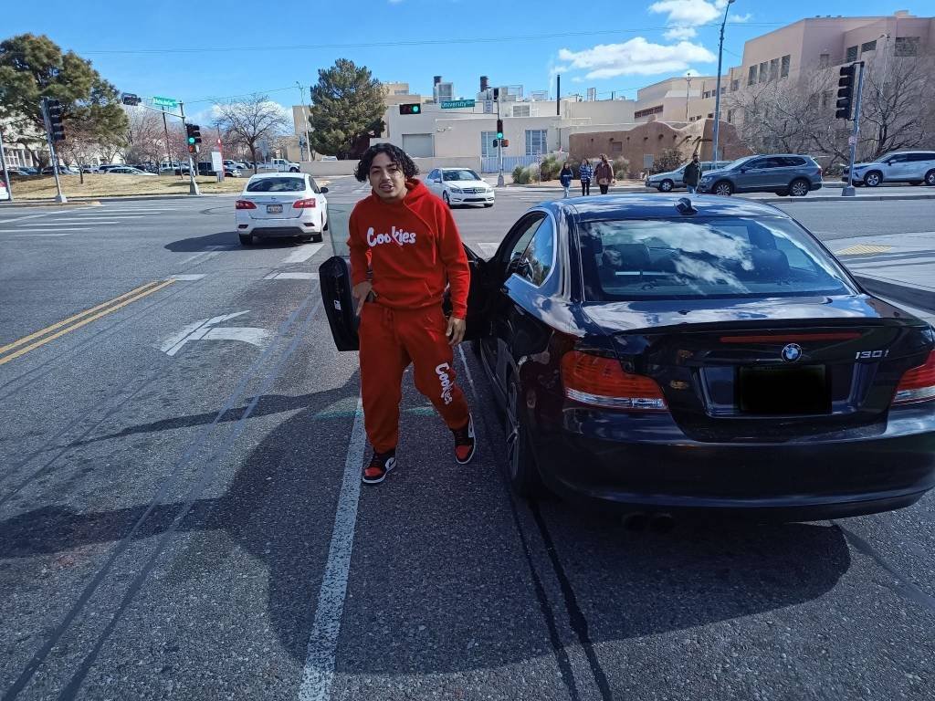 Article image for APD identifies UNM-area road rage suspect wearing Cookies gear