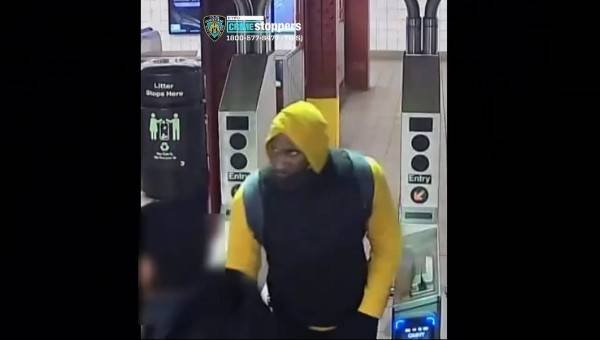Article image for Police: Man wanted in violent subway attack in Manhattan