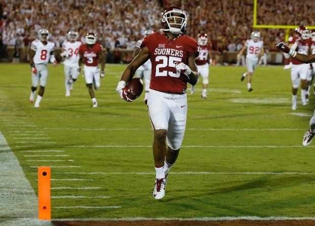 Article image for Arrest warrant issued for former OU running back Joe Mixon; agent says charge to be dropped