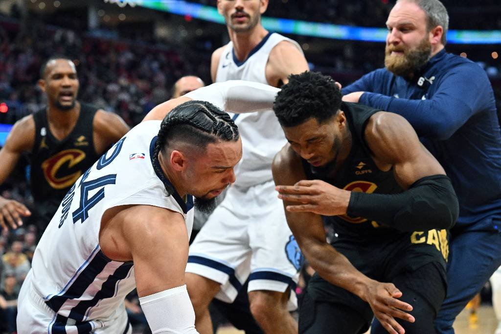Article image for Stephen A. Smith says Dillon Brooks could cost Grizzlies shot at NBA title: ‘Ja Morant deserves better’