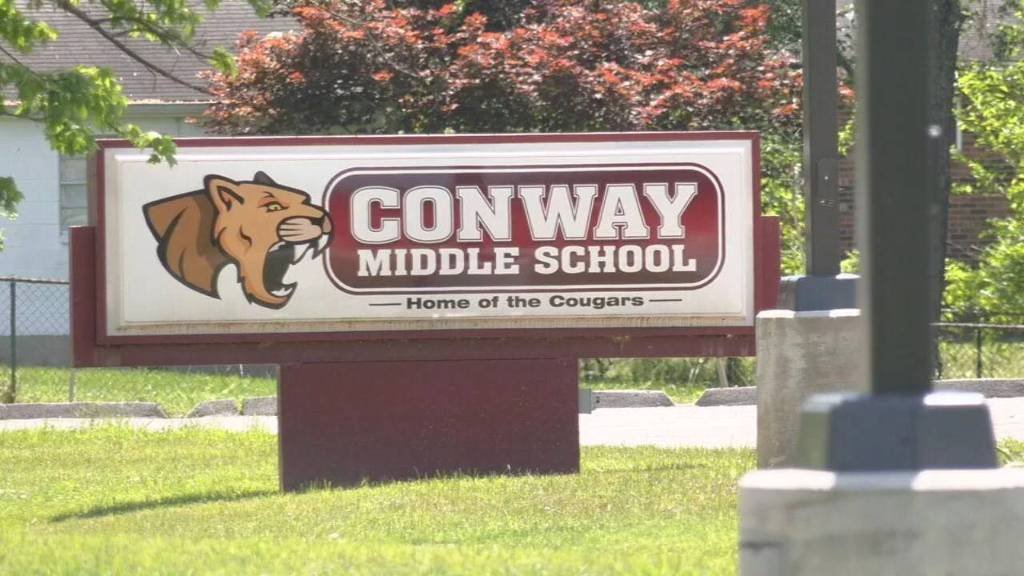 Article image for Internal JCPS memo warns of ‘possible drug problem’ at Conway Middle School