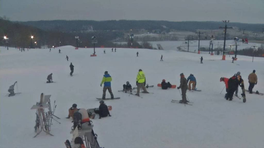 Article image for Paoli Peaks ski resort to reopen Saturday after bout of warm weather