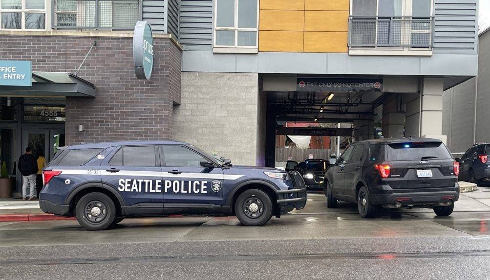 Article image for WEST SEATTLE CRIME WATCH: Police response at LA Fitness