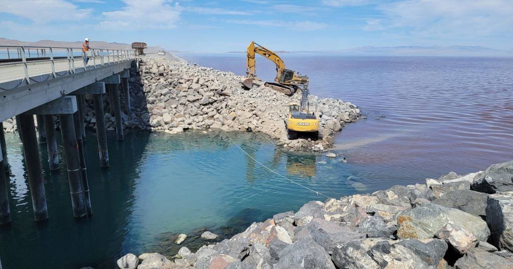 Article image for Gov. Cox orders Great Salt Lake causeway be raised again in effort to stave off ecological collapse