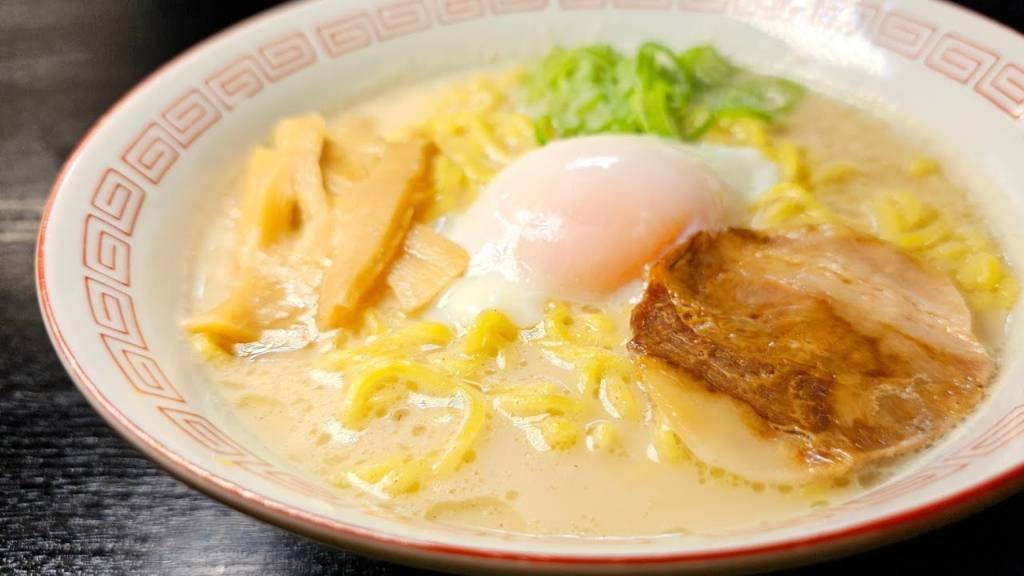 【バズレシピ】料理研究家リュウジ、和風とんこつで有名なあの名店のラーメンをわずか10分で奇跡の再現!　「うーんやべぇ、まんまじゃん」「すげぇ簡単なの」