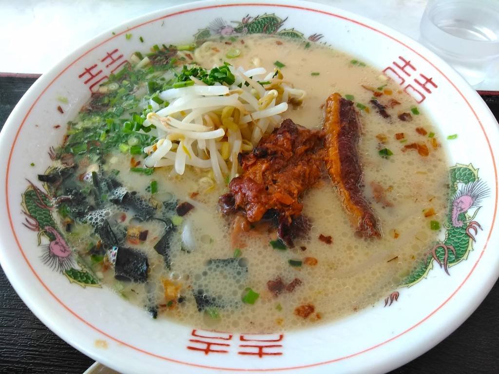 最近評価の高い「鹿児島の豚骨ラーメン店」人気ランキングTOP12！　第1位は「エアポート山形屋 ファミリーレストラン」【2024年10月21日時点の評価／ラーメンデータベース】